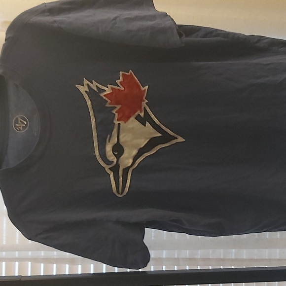 Blue Jay's large shirt - Picture 2 of 3